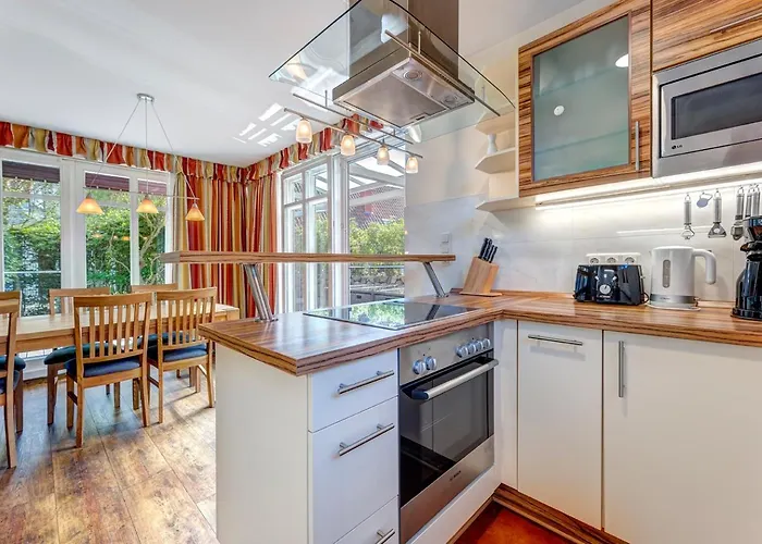 Feriehus Kuestenhaus Mit Eigener Sauna Und Kamin Ca 400 Vom Ostseestrand